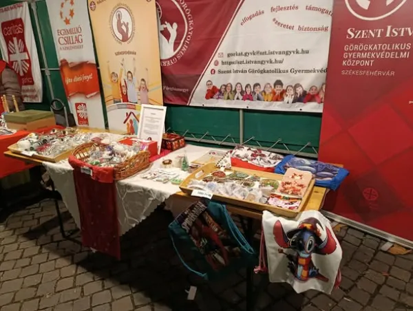 2025. DECEMBER - FEHÉRVÁRI ADVENTI JÓTÉKONYSÁGI ÉS KÉZMŰVES VÁSÁR
