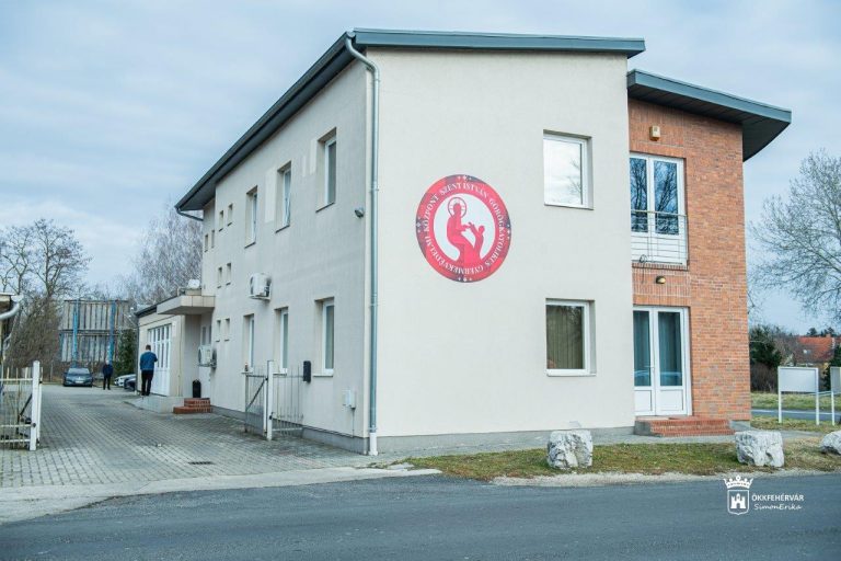 Átadták a Szent István Görögkatolikus Gyermekvédelmi Központ új épületét a Berényi úton